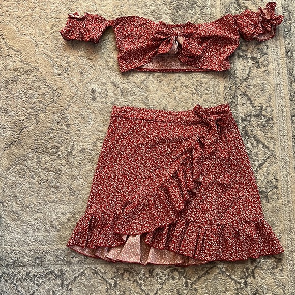Never worn! Knotted Shirred Floral Bardot Top & Ruffle Wrap Skirt Set - Picture 5 of 5